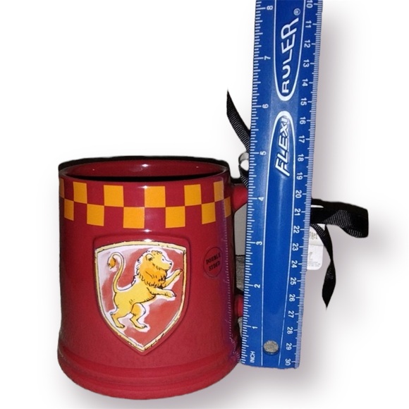 Rae Dunn Harry Potter Griffindor mug - Picture 3 of 4